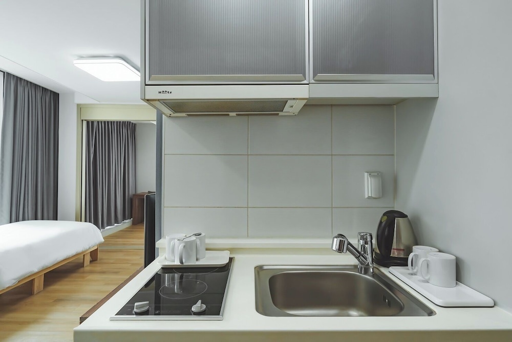 Premium Suite - Photo 5