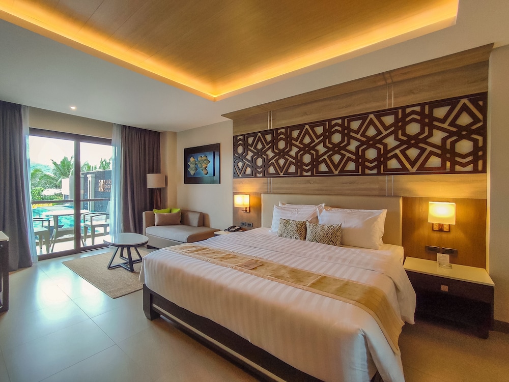 Deluxe Double or Twin Room, Pool View
