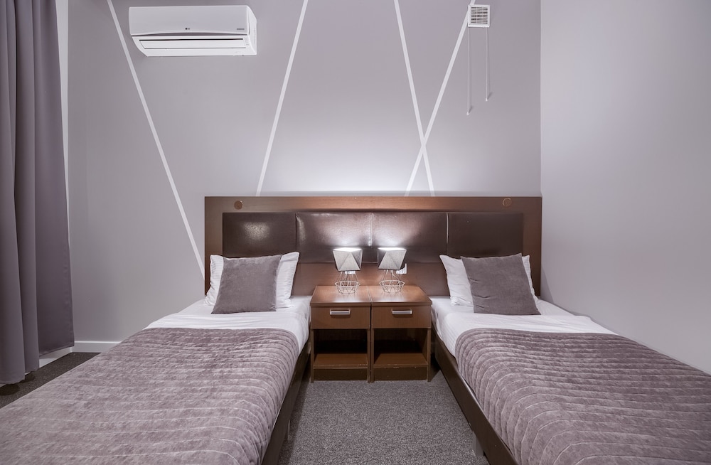 Classic Twin Room, 2 Twin Beds photo 2