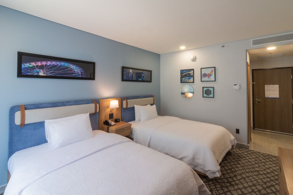 Business Room, 2 Double Beds, Non Smoking - Photo 3