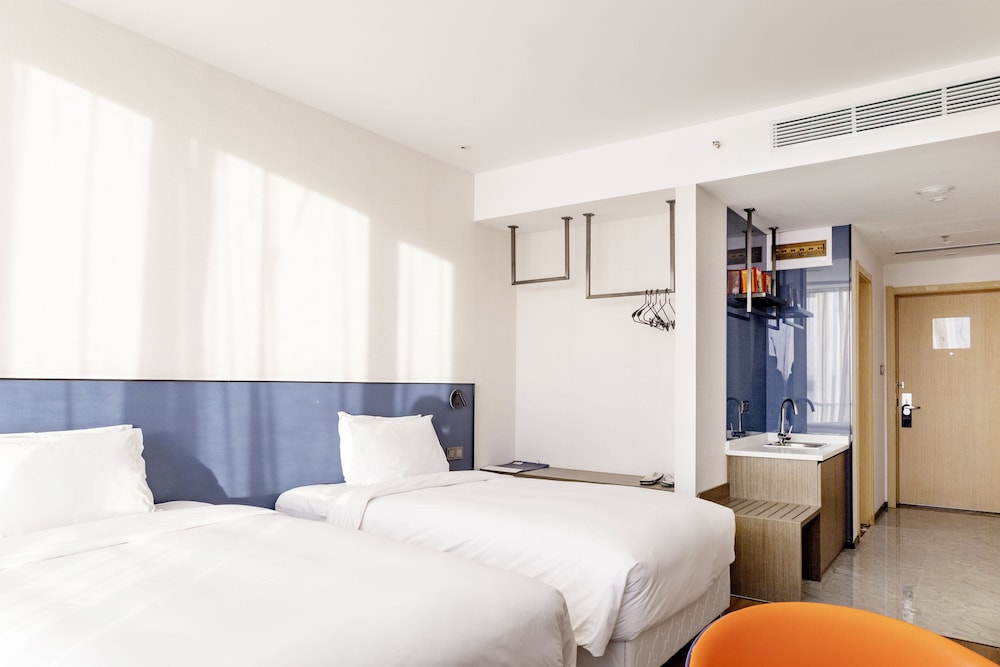 Standard Room, 2 Twin Beds (High Floor)