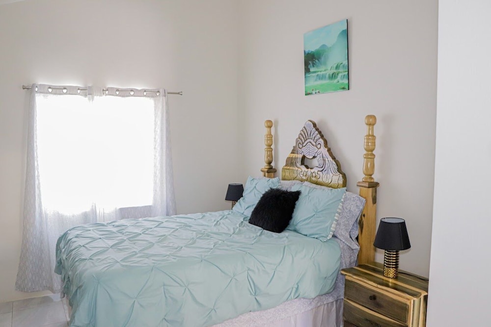 Deluxe House photo 1