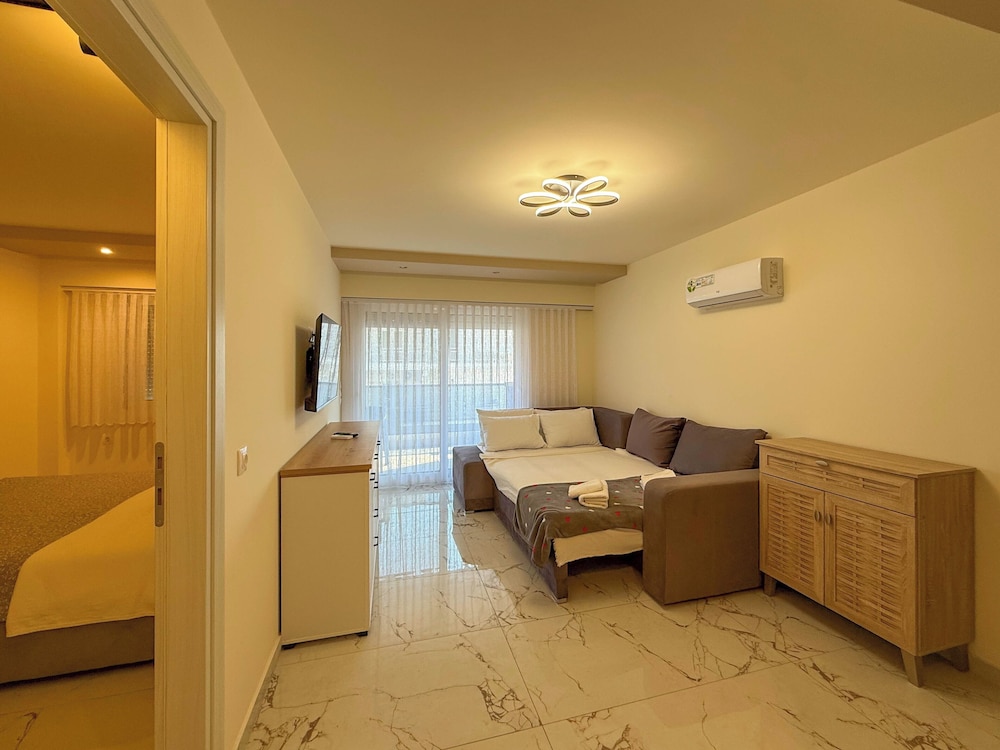 Deluxe Suite, Balcony, Mountain View