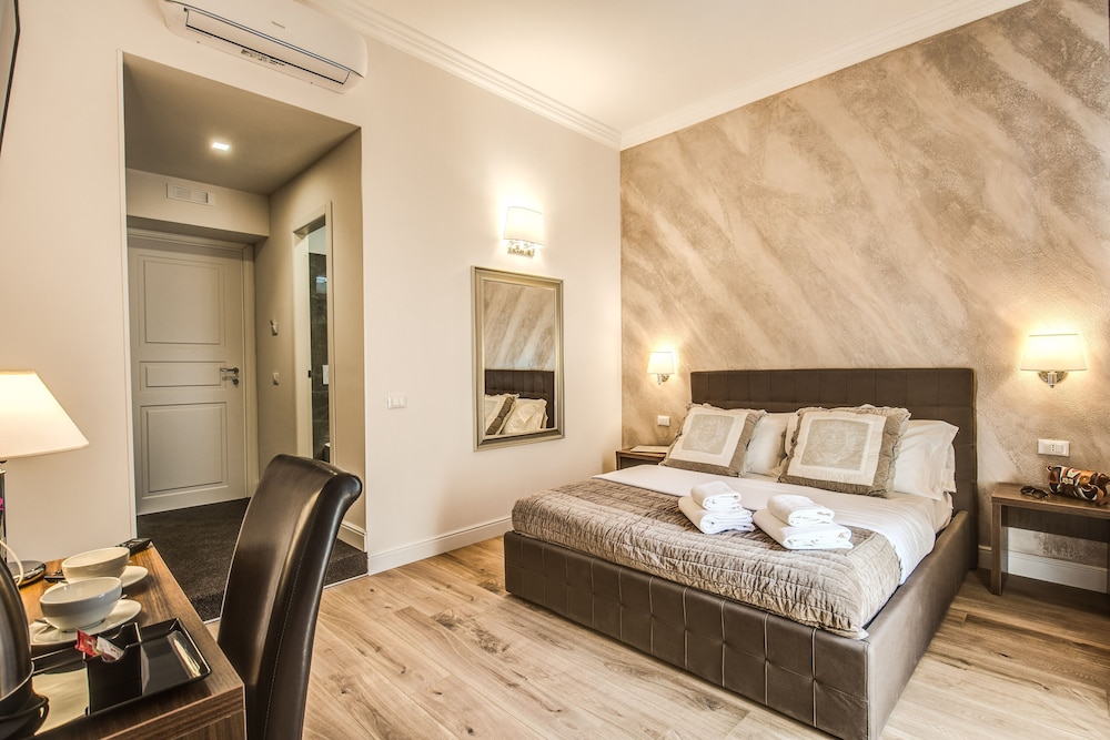 Standard Double Room photo 3