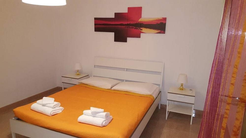 Family Apartment, 3 Bedrooms, City View photo 3