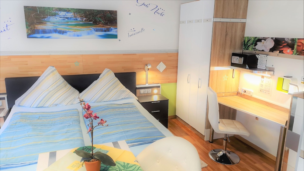 Luxury Double Room, 1 Queen Bed, Accessible, Refrigerator & Microwave photo 3