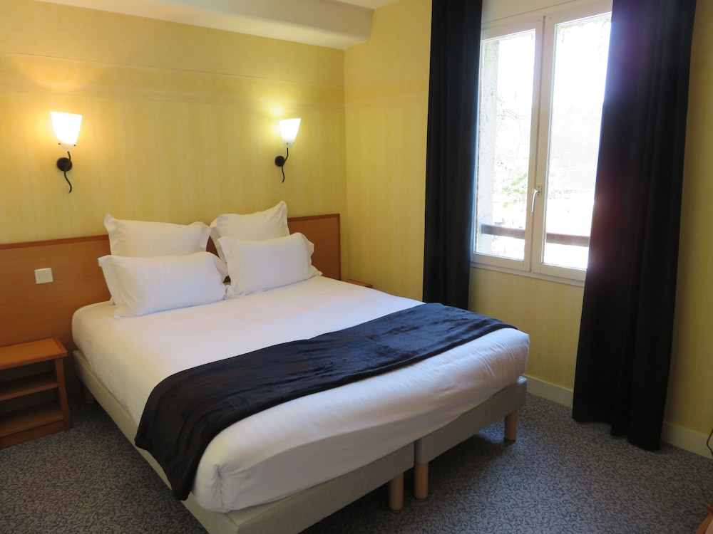 Chambre Quadruple, Vue Piscine ( Annexe)