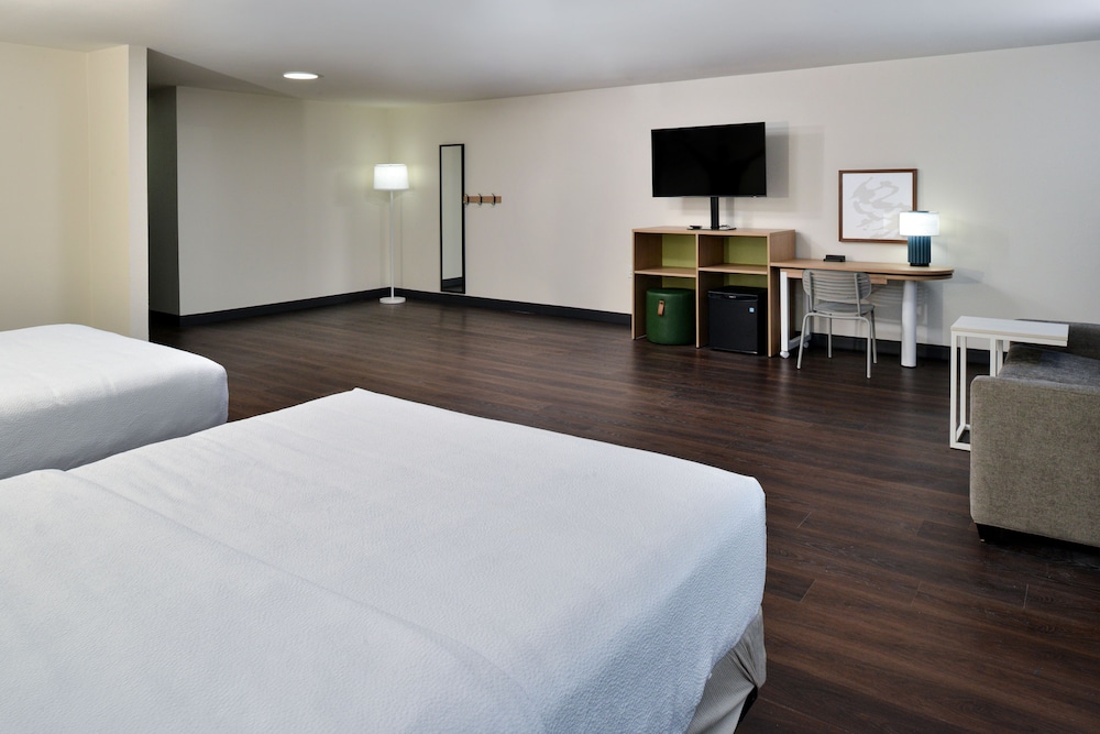 Room, Accessible, Bathtub (2 Queens w/Sofabed, Hearing/Mobility) - Photo 6