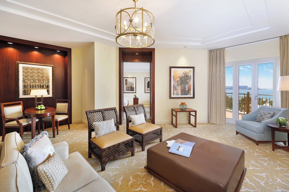 Club Suite, 1 Bedroom thumbnail 5