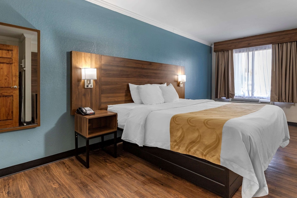 Room, 1 King Bed, Accessible, Non Smoking - Photo 1