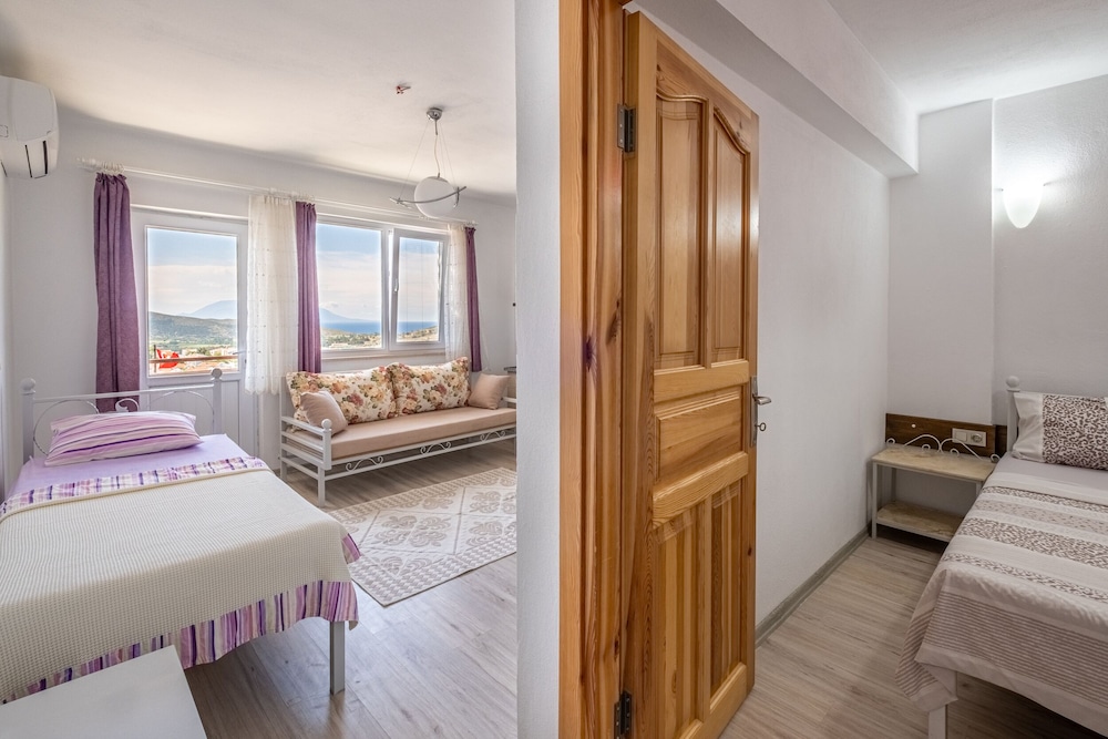Suite, Balcony, Sea View photo 1