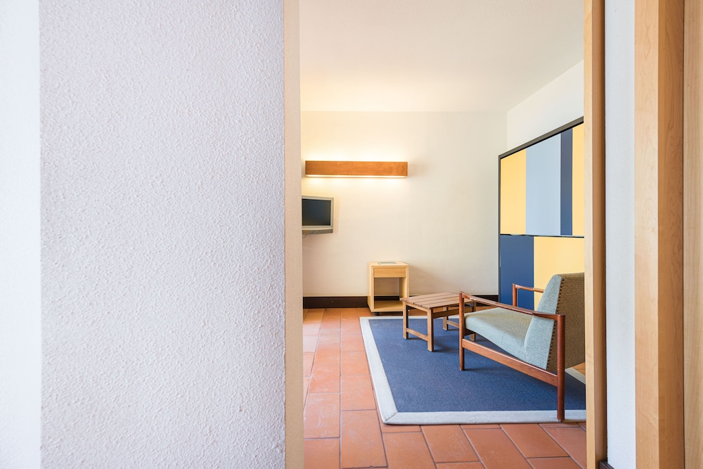 Junior Family Room - Photo 12