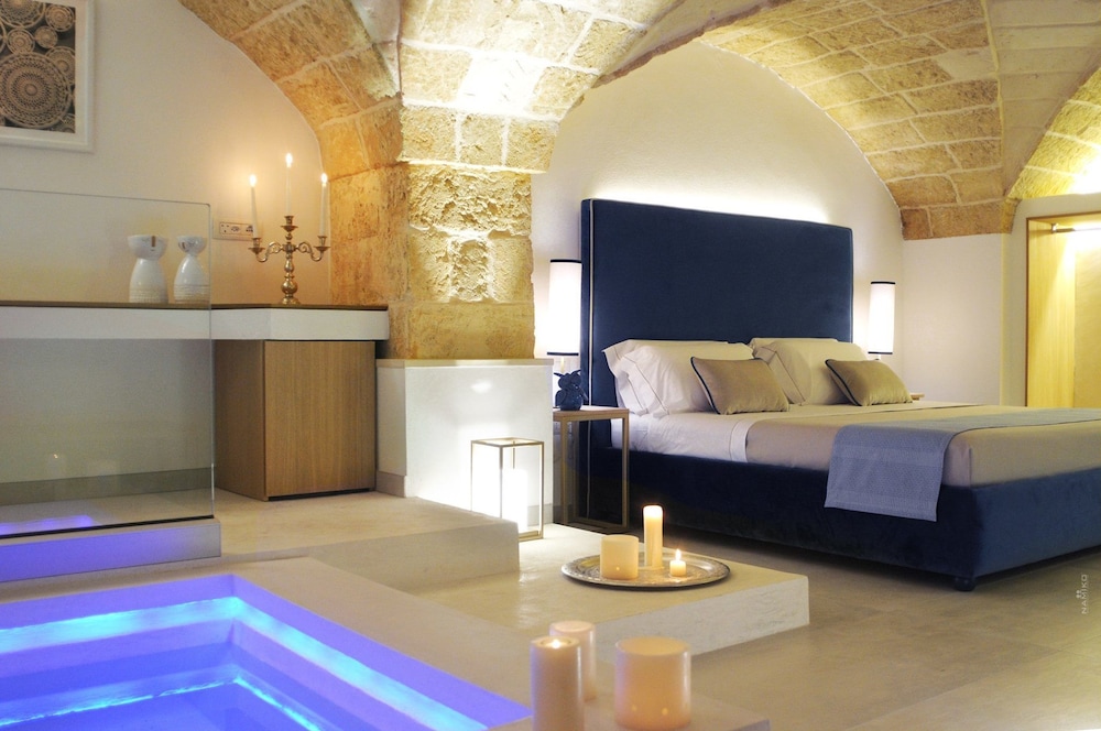 Presidential Suite, Jetted Tub photo 2
