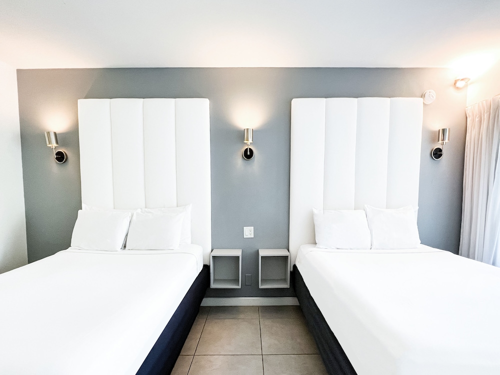Studio, 2 Queen Beds