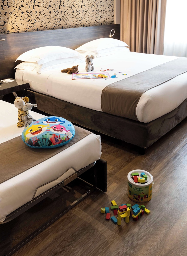 Executive Room, Multiple Beds, Non Smoking - Photo 1