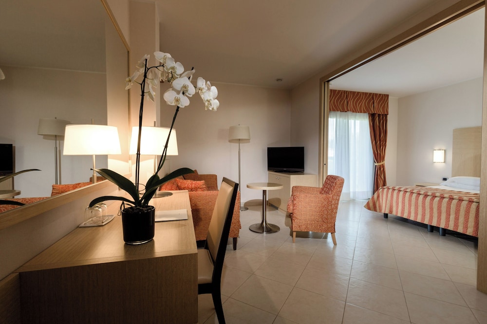 Junior Suite, Balcony, Garden View - Photo 2