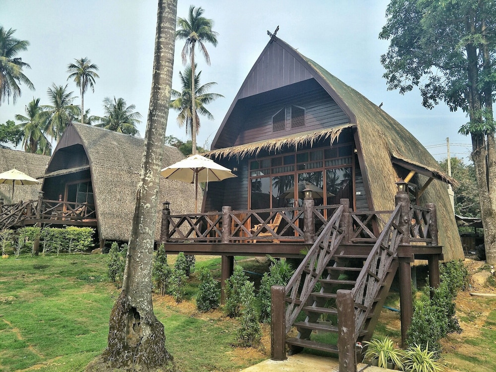 Deluxe Bungalow, 2 Bedrooms, Non Smoking, Partial Sea View