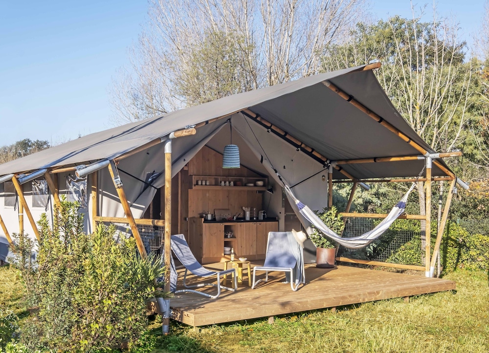 Grand Tent