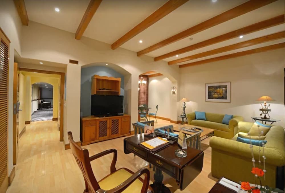 Luxury Suite, Ocean View, Beachside - Photo 20