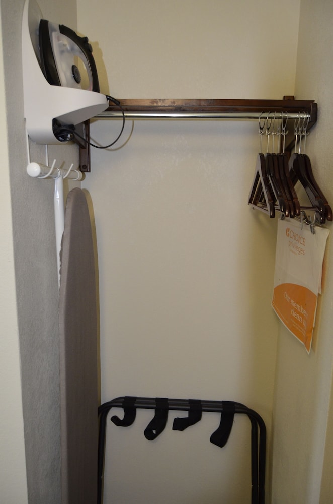 Standard Room, 2 Queen Beds, Non Smoking - Photo 11