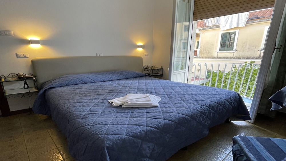 Double or Twin Room, City View photo 1