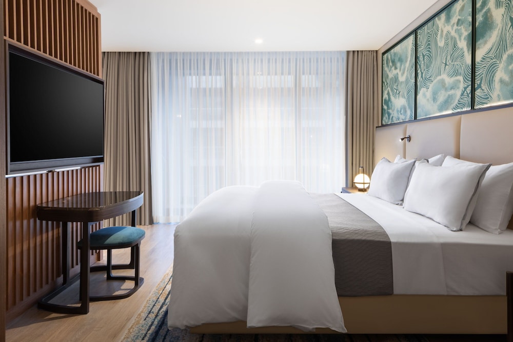 Junior Suite, 1 King Bed, Courtyard View (Terrace) photo 1