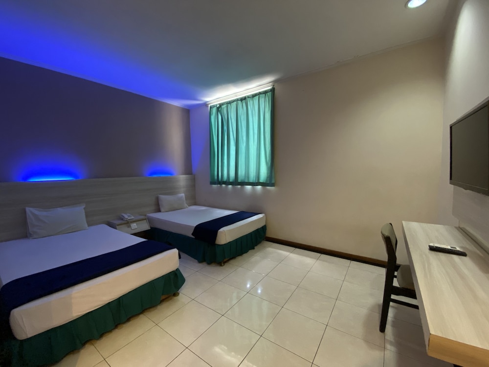 Business Room - Photo 3