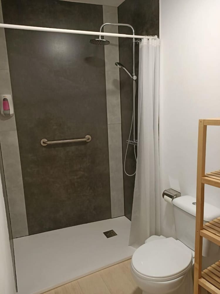 Habitación Doble Básica, Baño Compartido