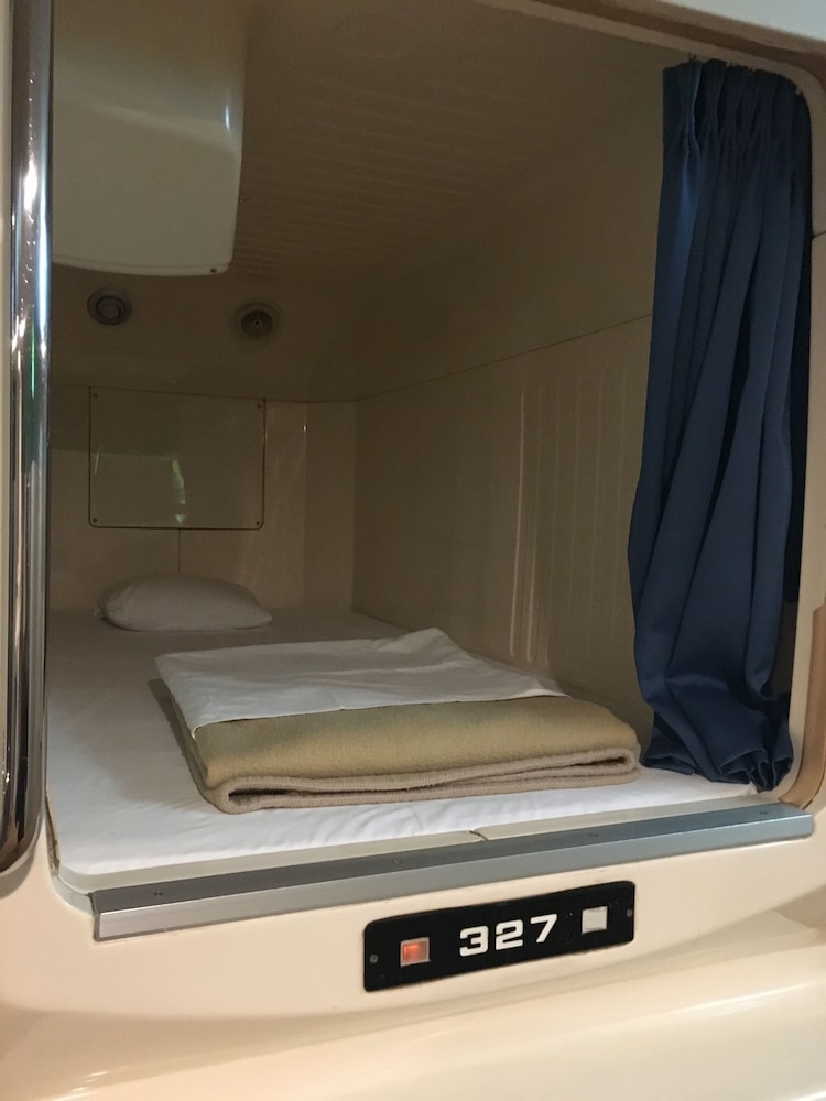 Men'S Capsule Room photo 3