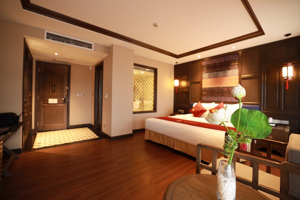 Deluxe Double Room, City View - Photo 11