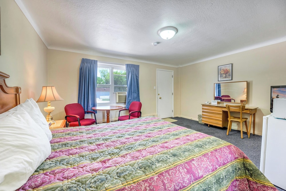 Family Triple Room, Multiple Beds, Non Smoking, Bathtub photo 3