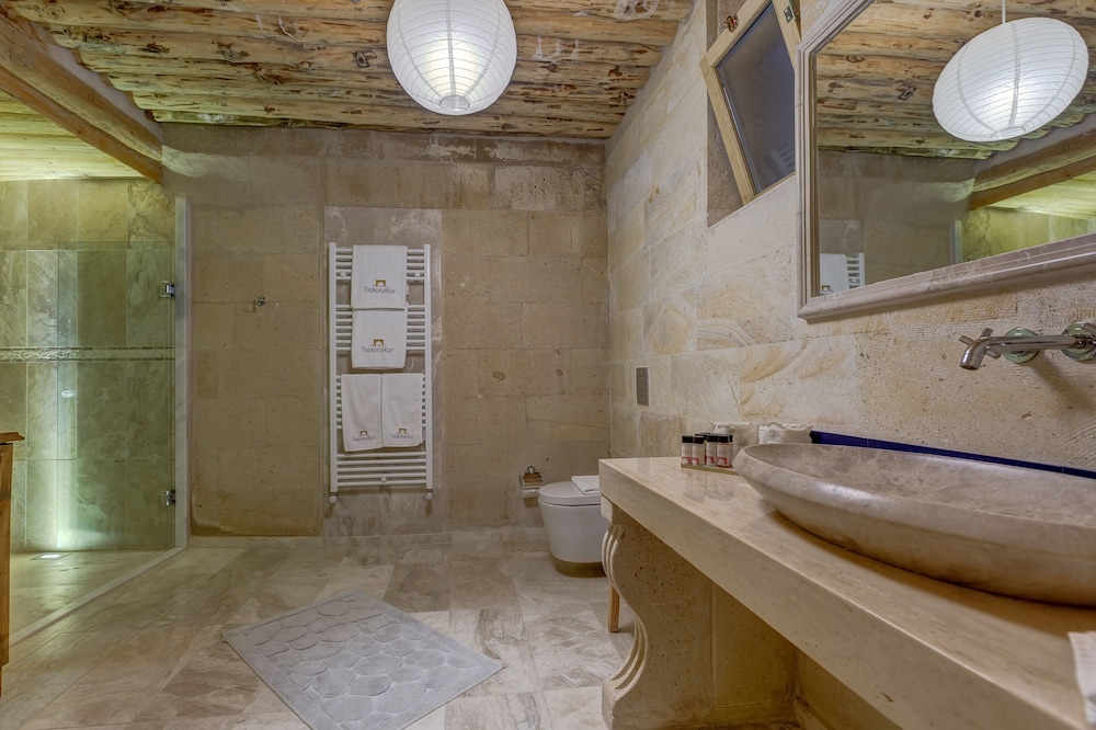 One Room Suit, with Balcony - Photo 9