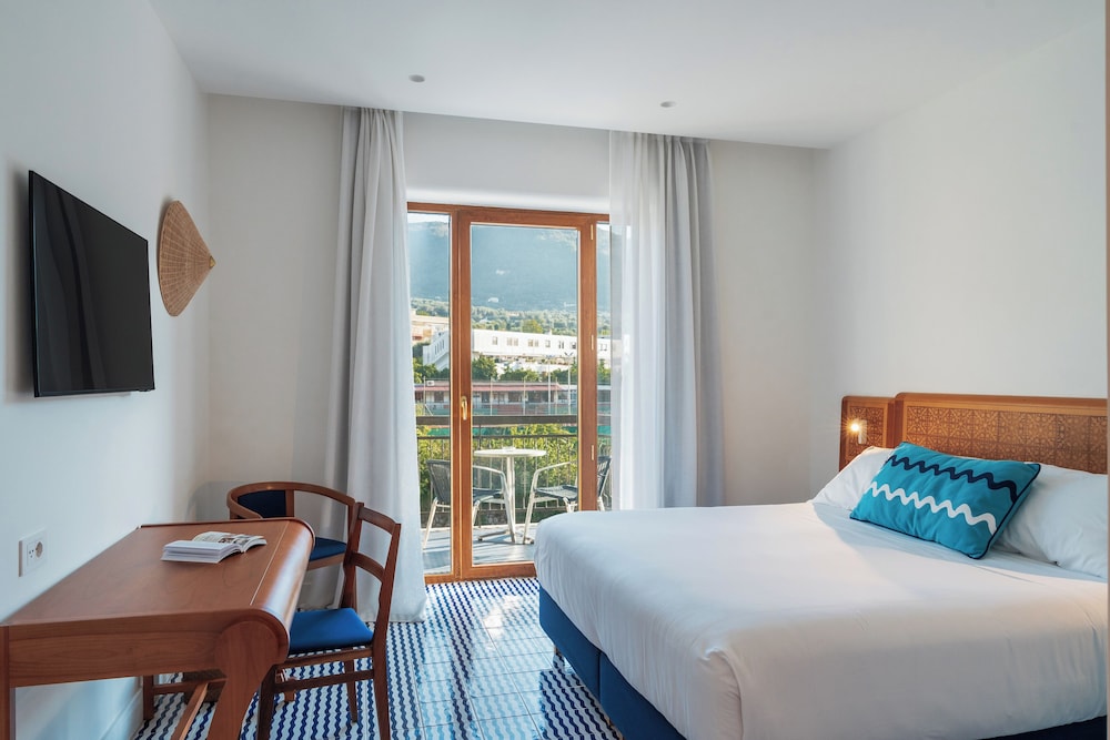 Standard Room - Photo 1