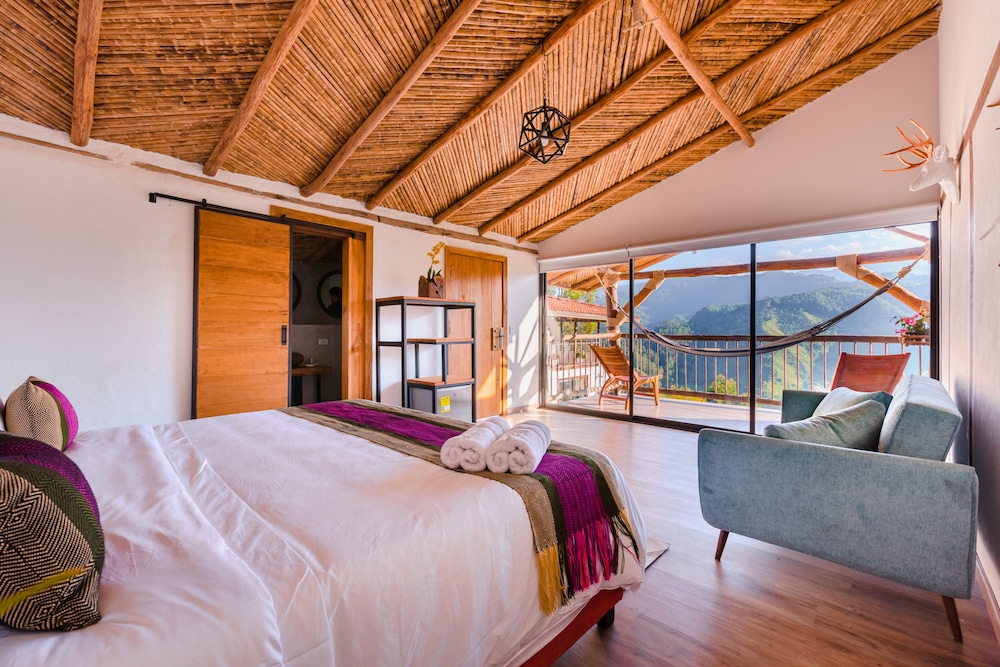 Deluxe Cabin, Balcony