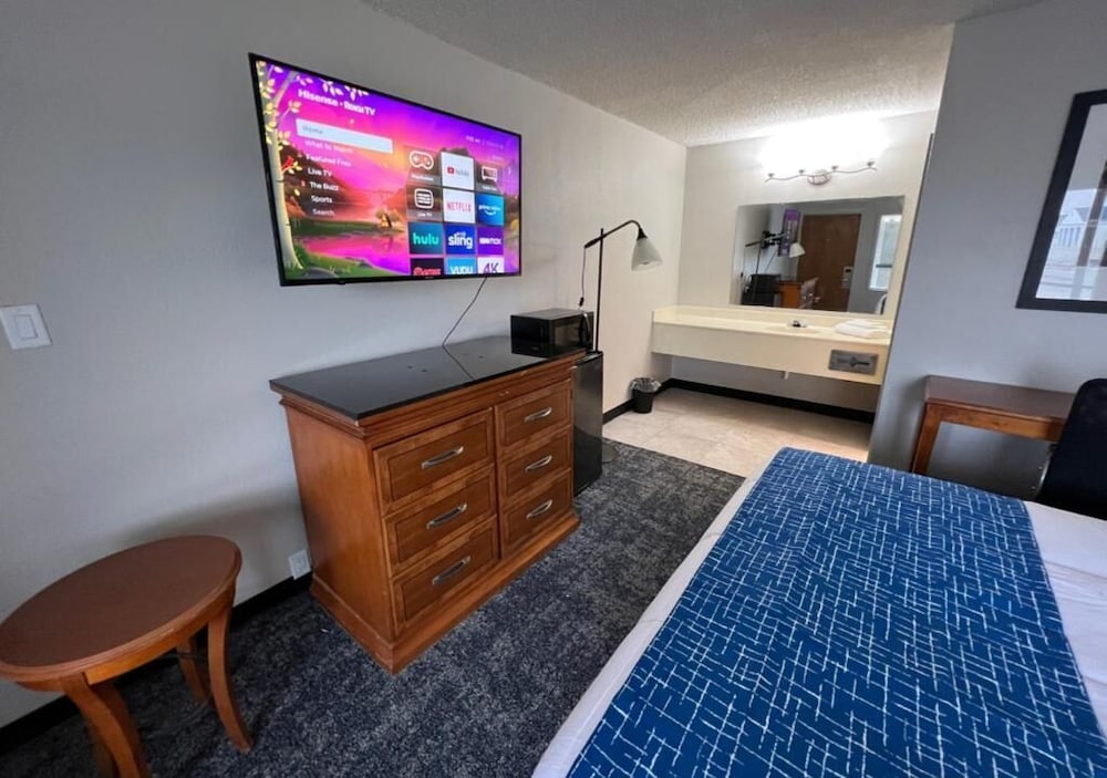 Room, 1 Queen Bed, Non Smoking - Photo 1