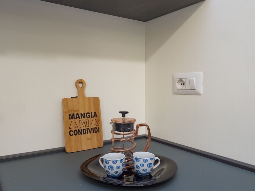 Studio, Smoking, Kitchen