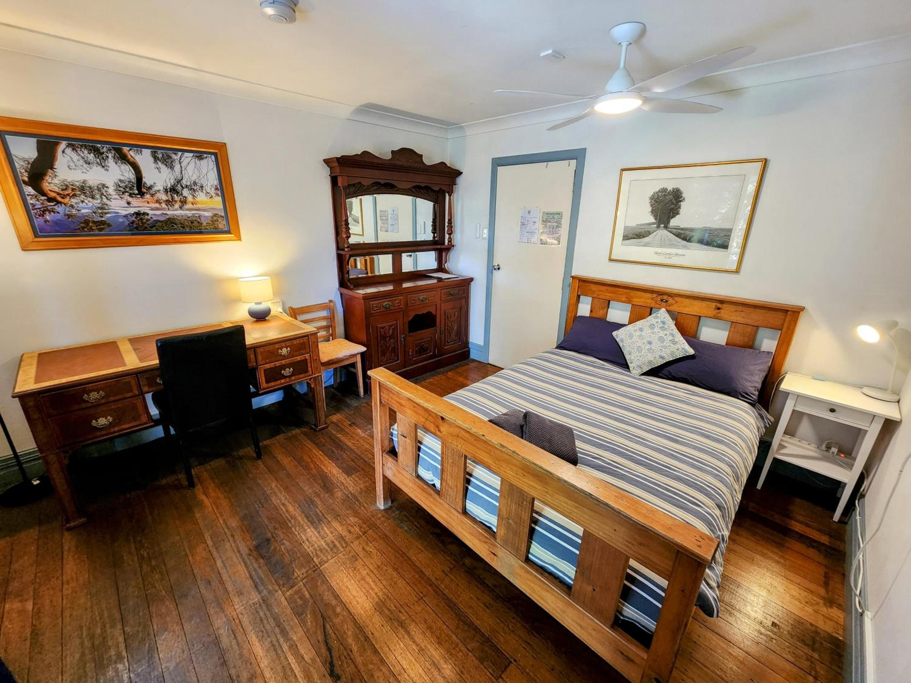 Double Room with Balcony and Shared Bathroom photo 3