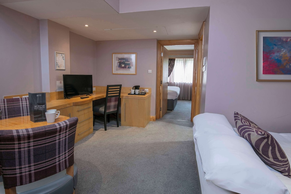 Superior Room, 1 King Bed, Non Smoking (with Sofabed) - Photo 1