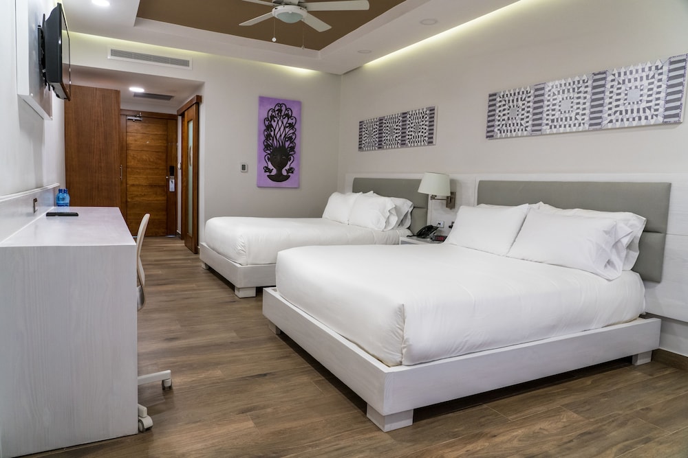 Superior Double Room, 2 Queen Beds, City View, Sea Facing