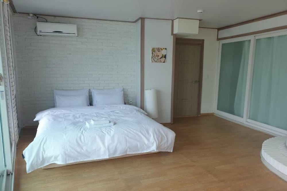 Basic Room, 1 Bedroom (105(Riverview,Spa))