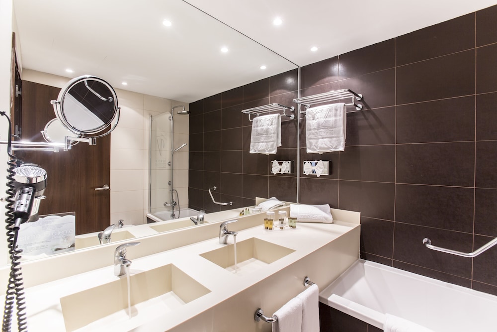 Junior Room (Suit- 2 adults + 1 child) - Photo 4