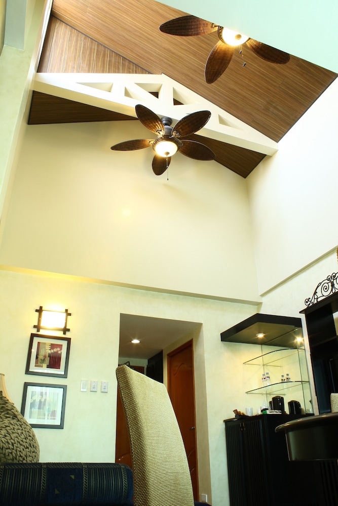 Deluxe Room - Photo 5