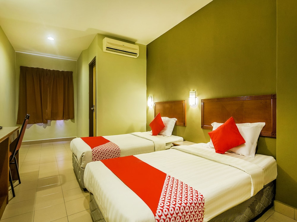 Standard Twin Room - Photo 2