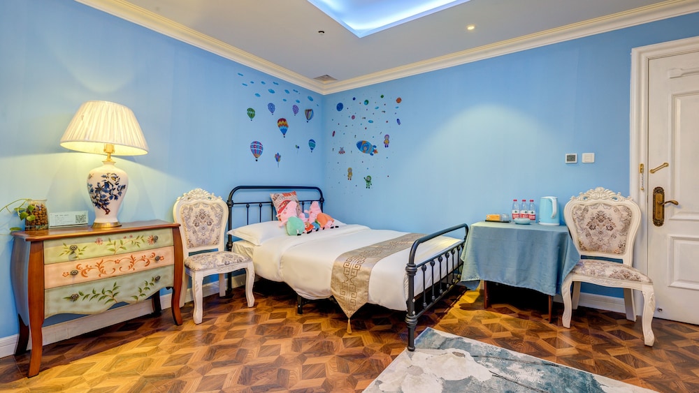 City Family Room ( No Window Mainland-Chinese Citizen Only) photo 3