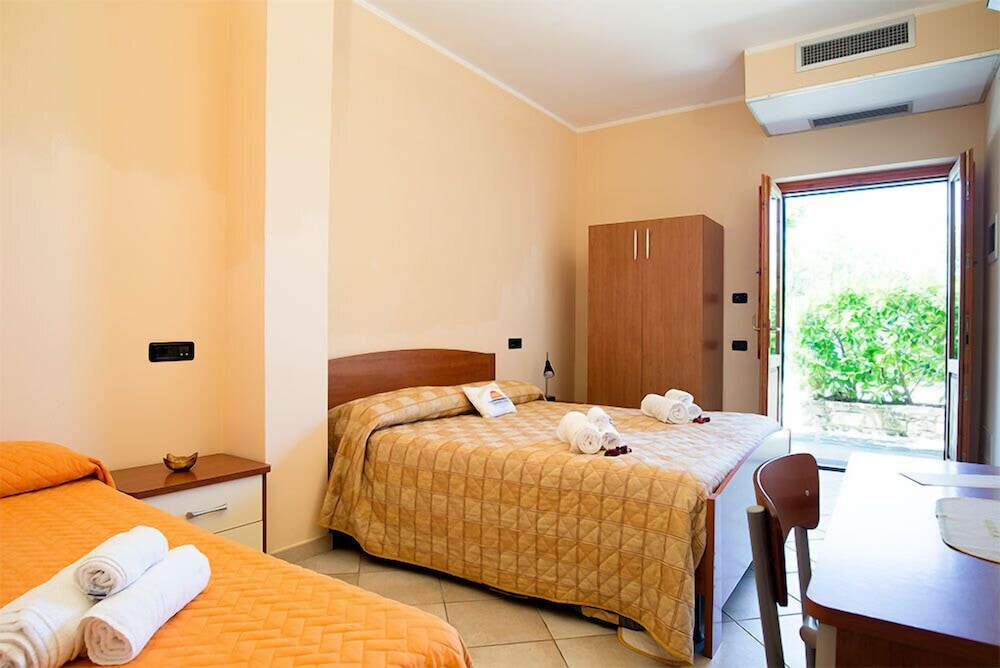 Triple Room photo 2