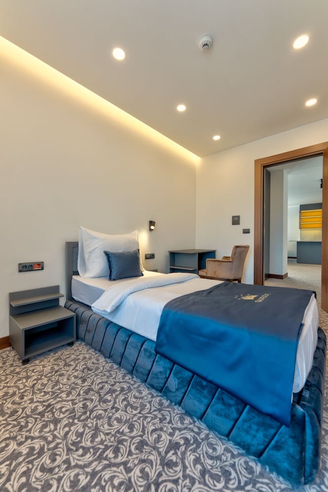 Royal Apartment photo 2