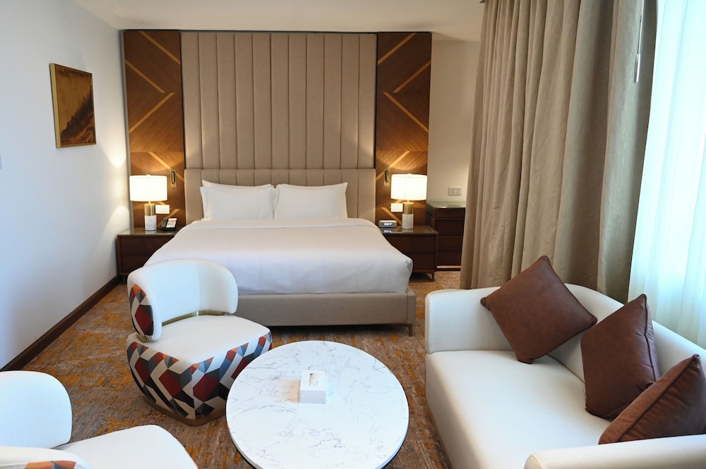Executive Room, 1 King Bed photo 3