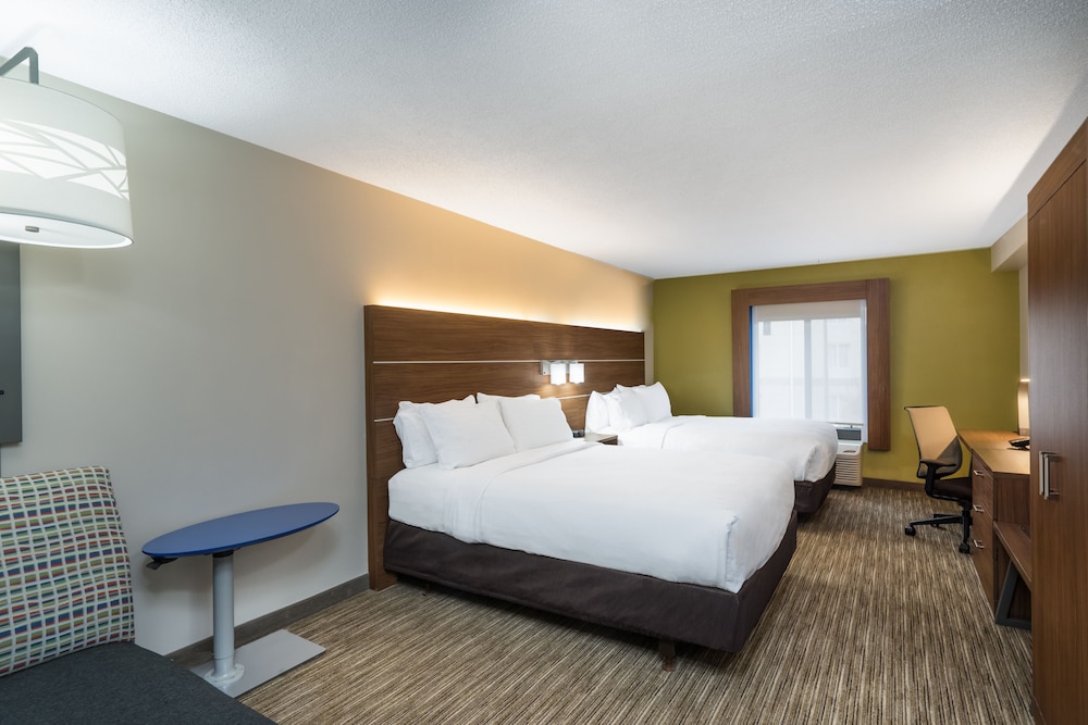 Standard Room, 2 Queen Beds photo 1