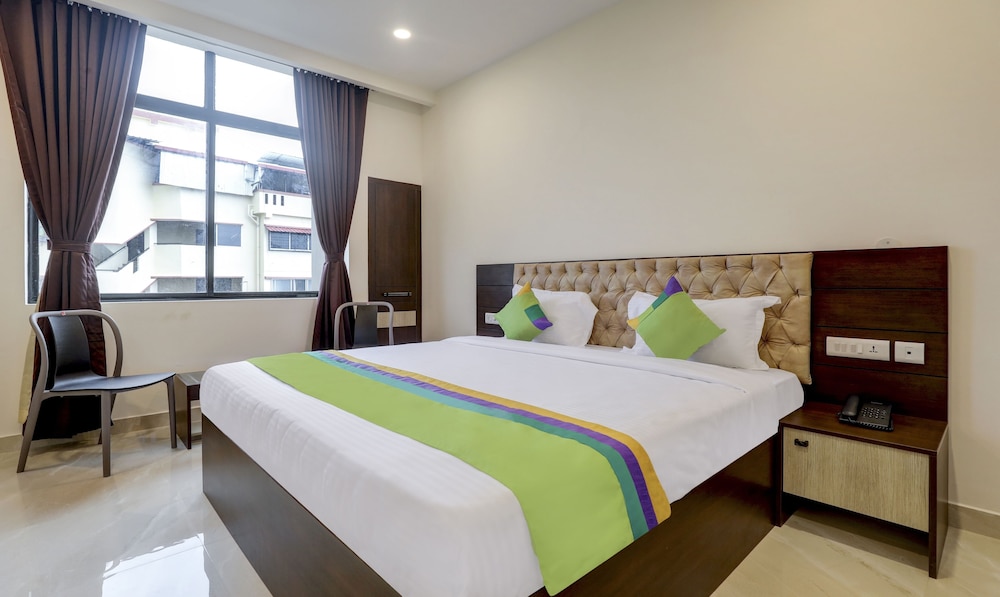Standard Double or Twin Room - Photo 13