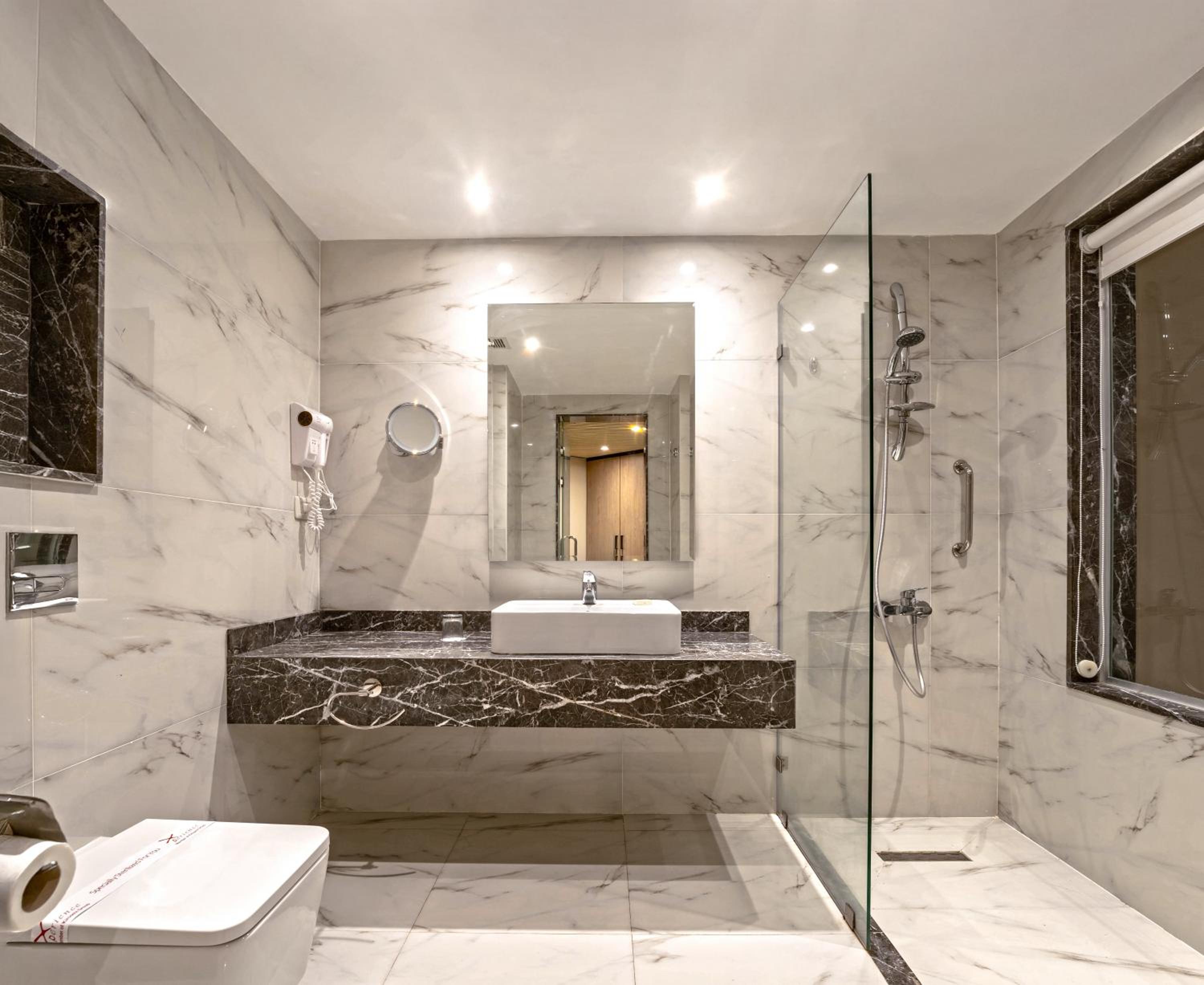 Deluxe Suite with Spa Bath